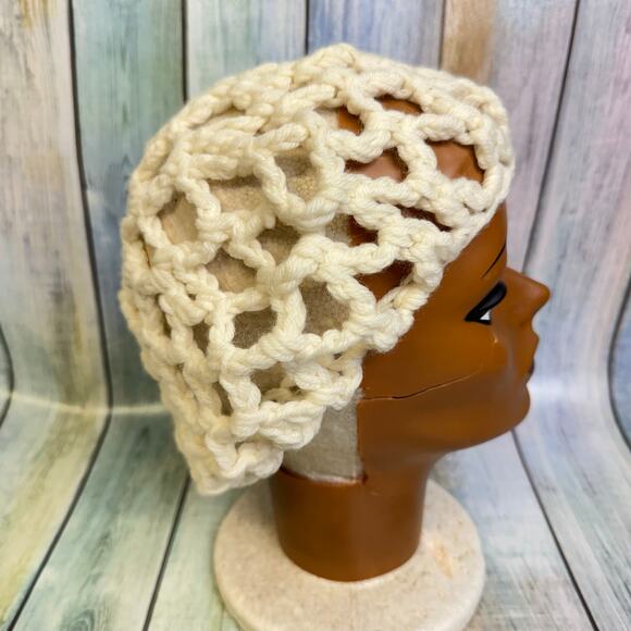 English Village Virgin Wool Knit Beret Ivory Hat 1970s Boho Cap Made in Korea - Picture 3 of 6